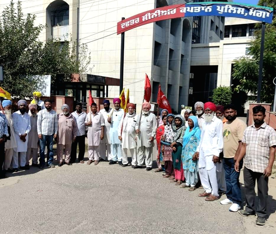मजदूर नेता को धक्का देने वाले SHO छोटासर दिलबाग सिंह के खिलाफ संगठनों का एक प्रतिनिधिमंडल एसएसपी मुख्यालय से मिला.